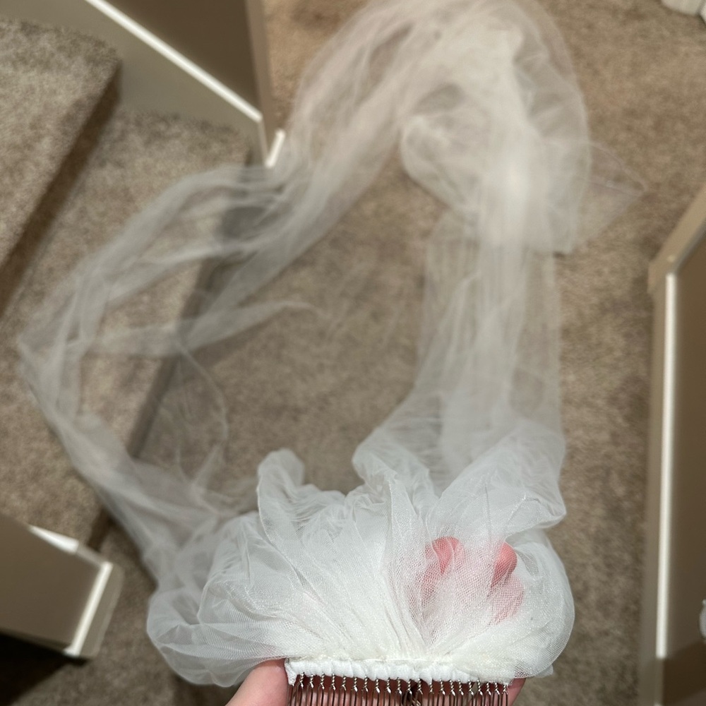 Elegant White Bridal Veil